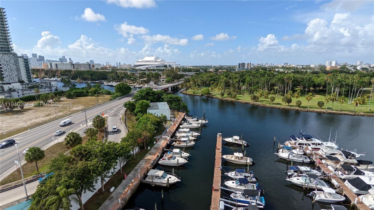 1700 NW North River Dr, Miami, FL 33125 Photo