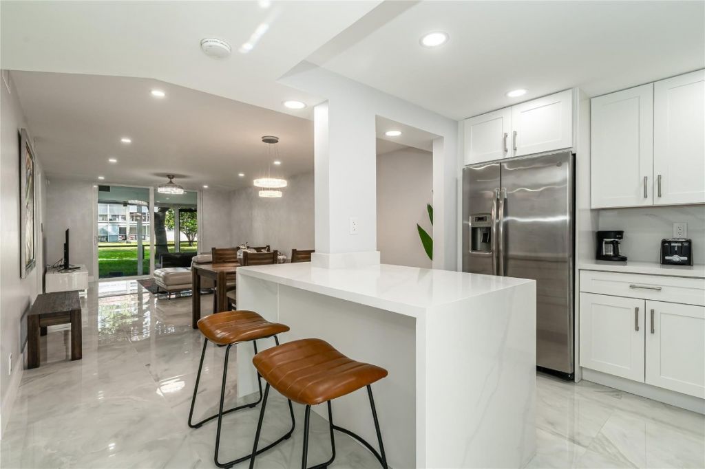 9523 S Hollybrook Lake Drive, Unit 102, Pembroke Pines, FL 33025 Photo