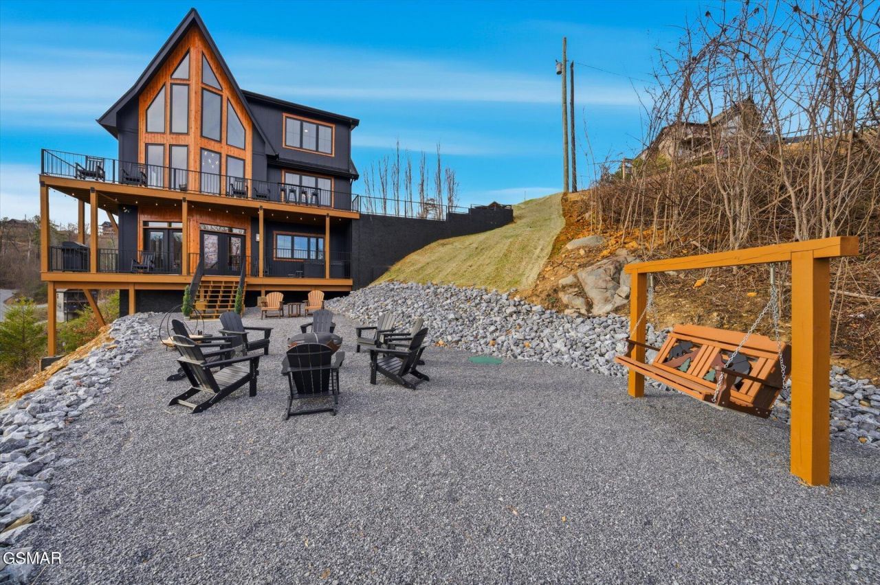 550 Greenbriar Lane, Gatlinburg, TN 37738 Main Photo