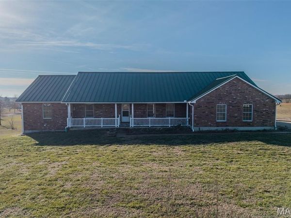 23598 Falcon Road, Lebanon, MO 65536