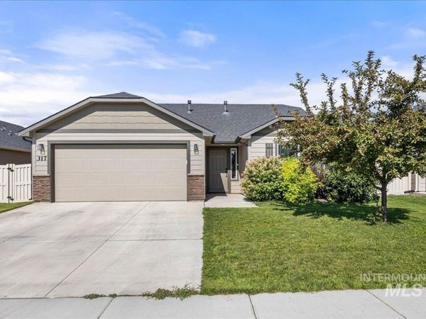 317 Cliff Swallow Ave, Caldwell, ID 83605