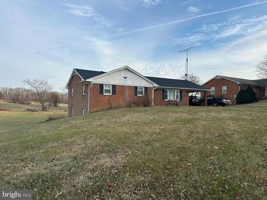 490 KINDIG ROAD, WAYNESBORO, VA 22980