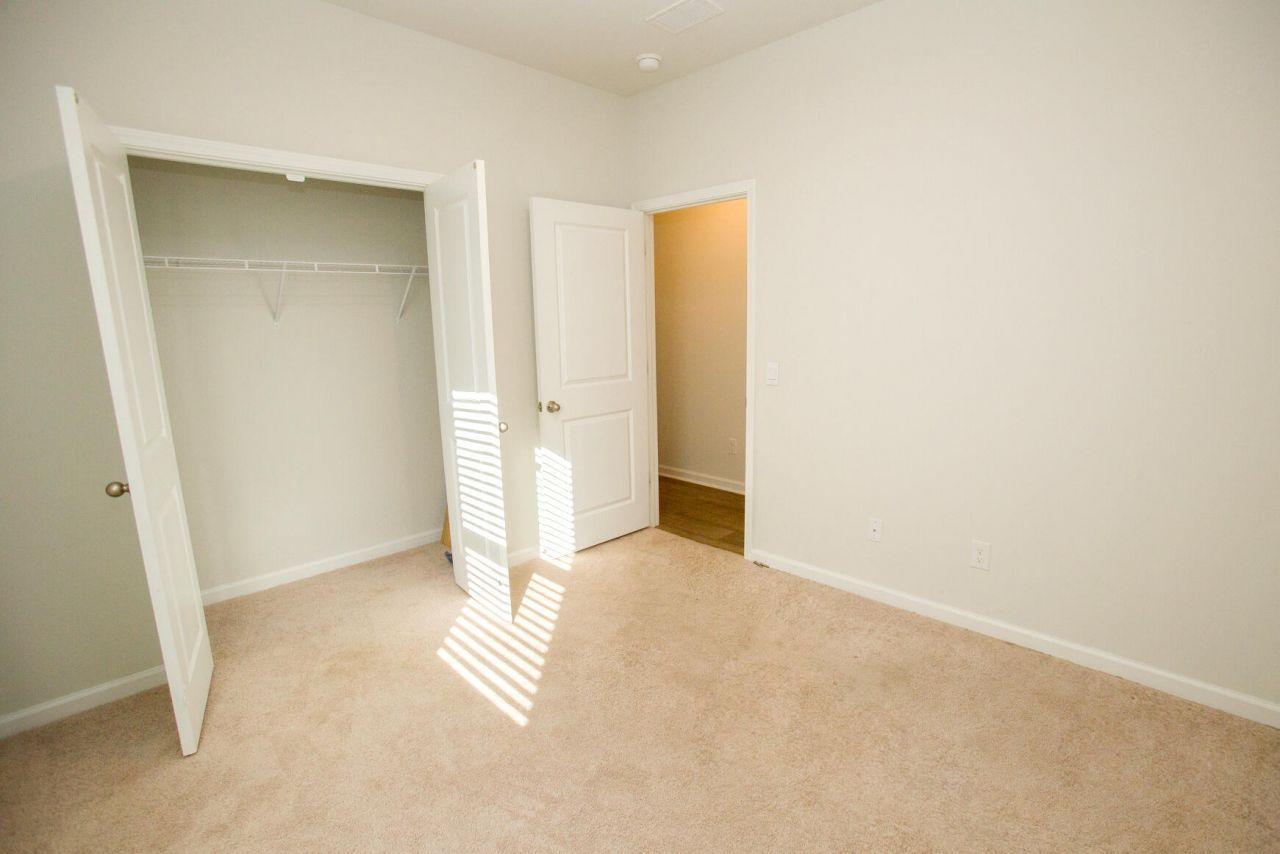 212 N Light Way Photo 11