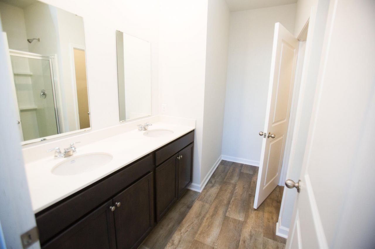 212 N Light Way Photo 23