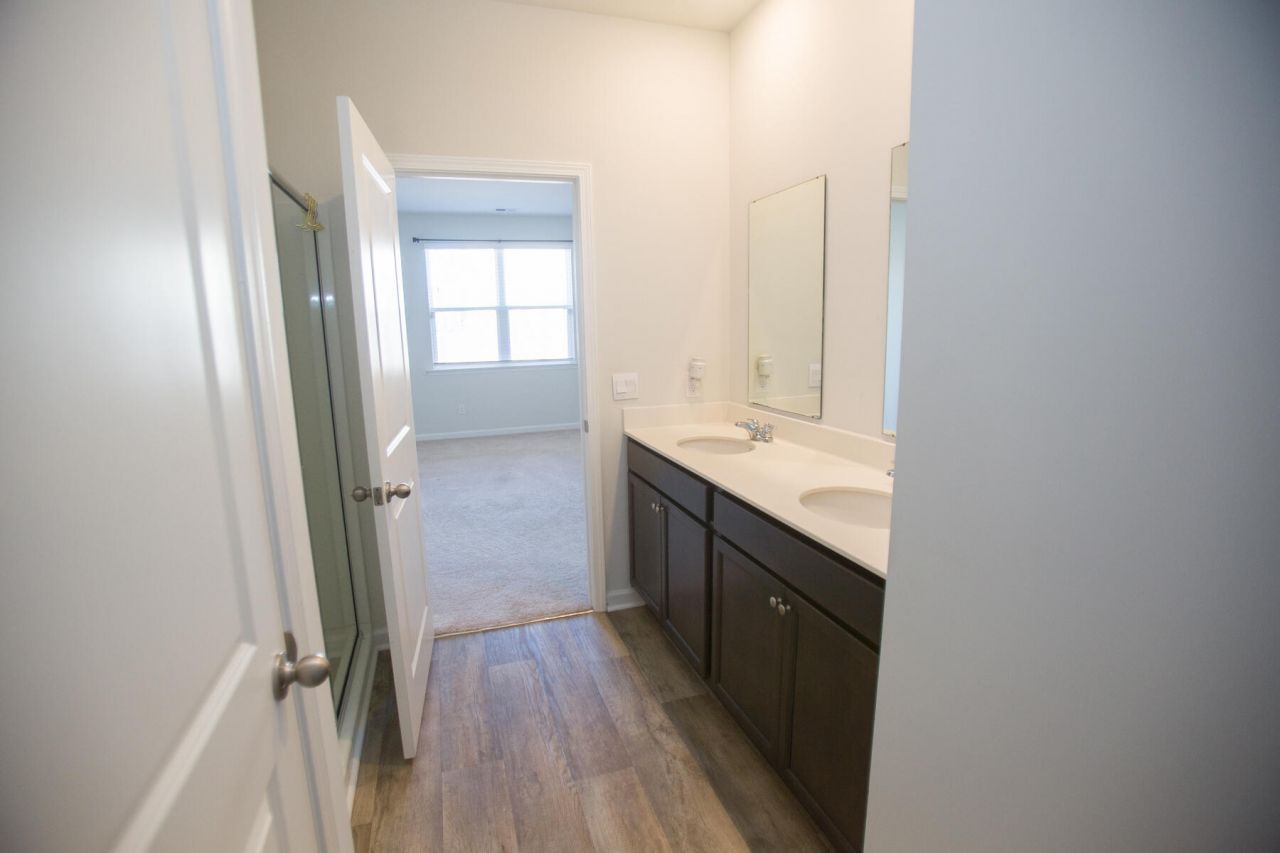 212 N Light Way Photo 24