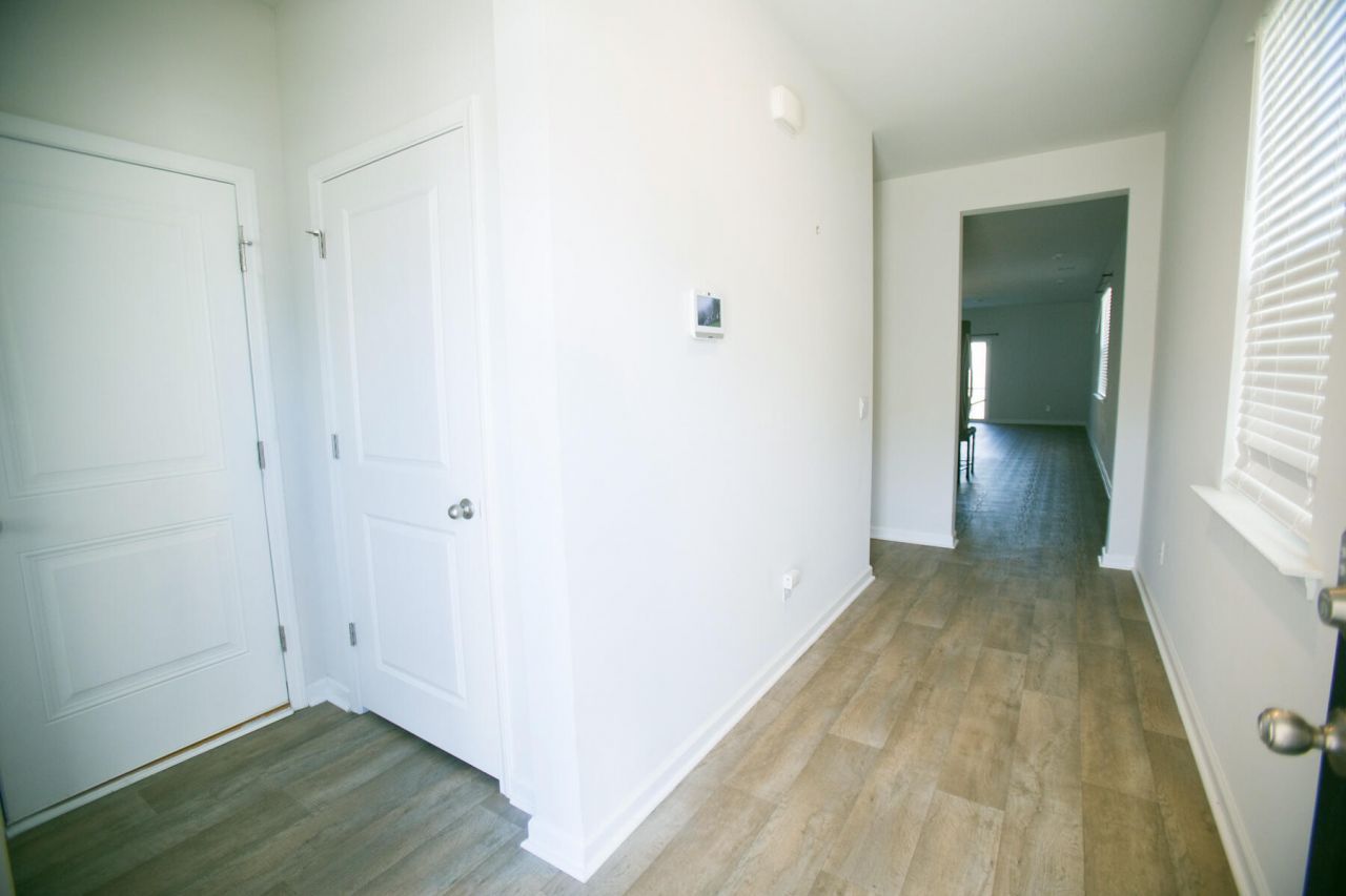 212 N Light Way Photo 6