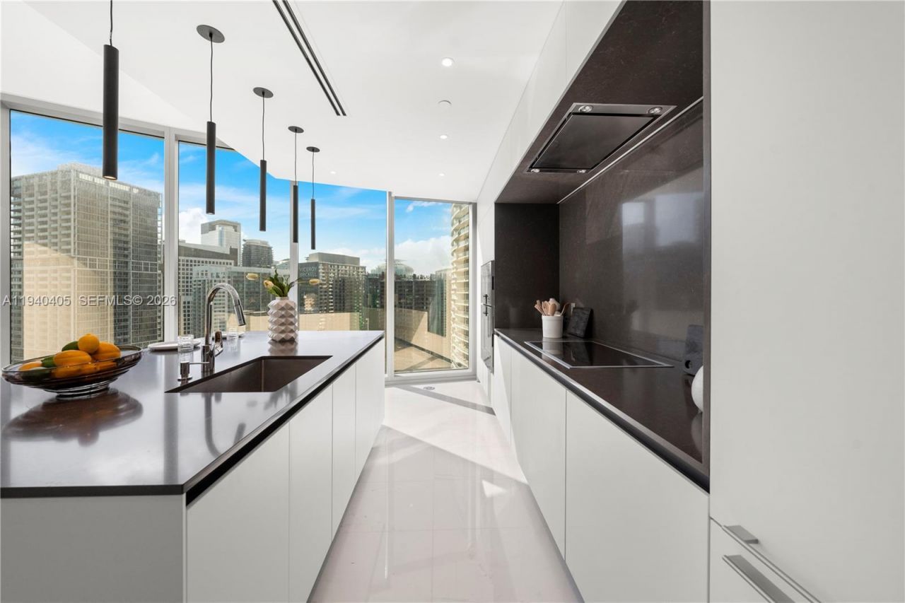 300 Biscayne Blvd Way , Unit 3407, Miami, FL 33131 Photo