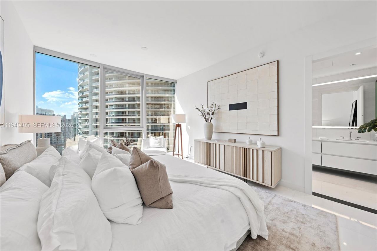 300 Biscayne Blvd Way , Unit 3407, Miami, FL 33131 Photo