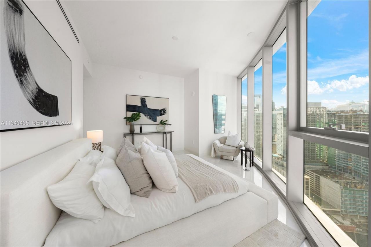 300 Biscayne Blvd Way , Unit 3407, Miami, FL 33131 Photo