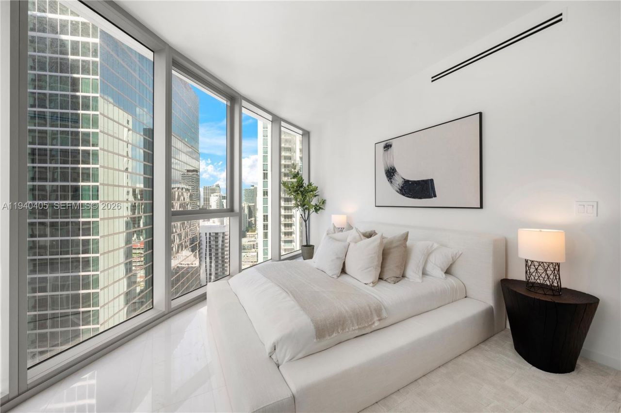 300 Biscayne Blvd Way , Unit 3407, Miami, FL 33131 Photo