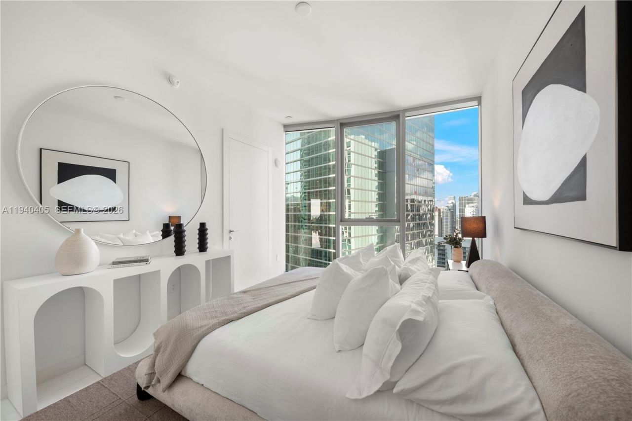 300 Biscayne Blvd Way , Unit 3407, Miami, FL 33131 Photo