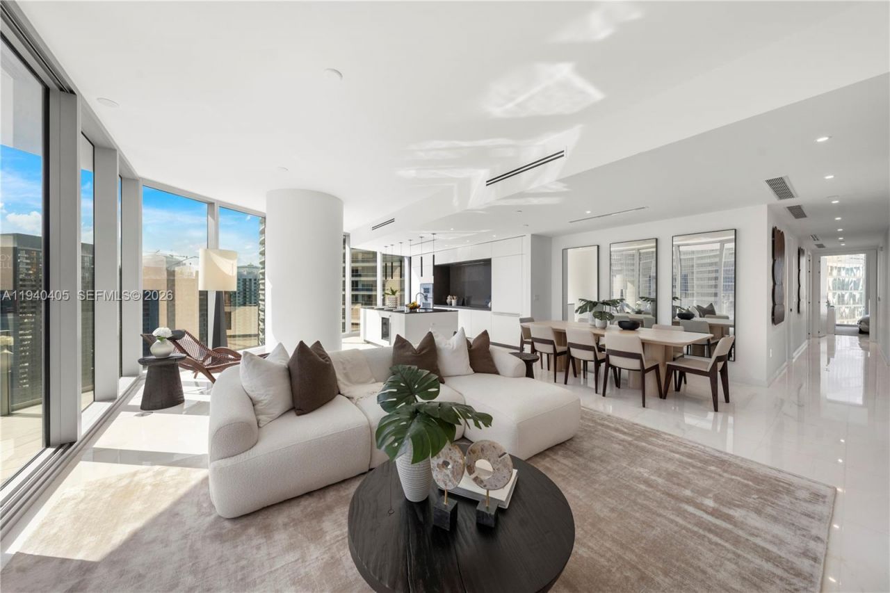 300 Biscayne Blvd Way , Unit 3407, Miami, FL 33131 Photo