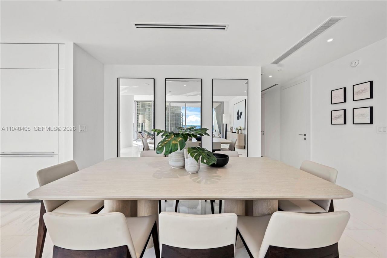 300 Biscayne Blvd Way , Unit 3407, Miami, FL 33131 Photo