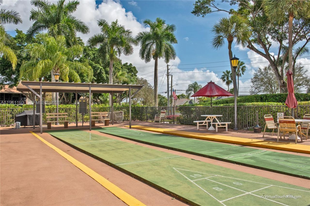 10959 W Clairmont Cir, Unit 211, Tamarac, FL 33321 Photo