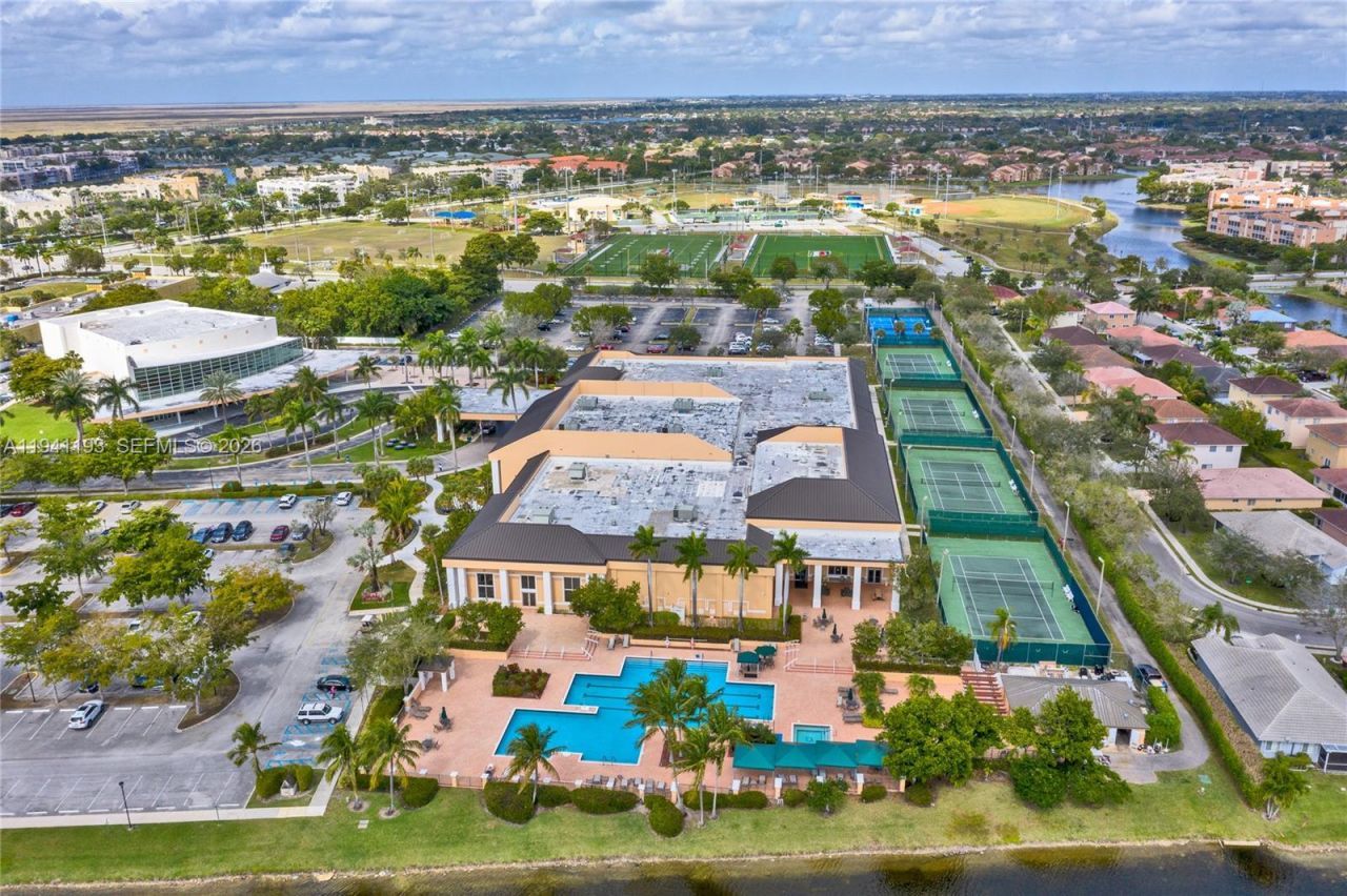 10959 W Clairmont Cir, Unit 211, Tamarac, FL 33321 Photo