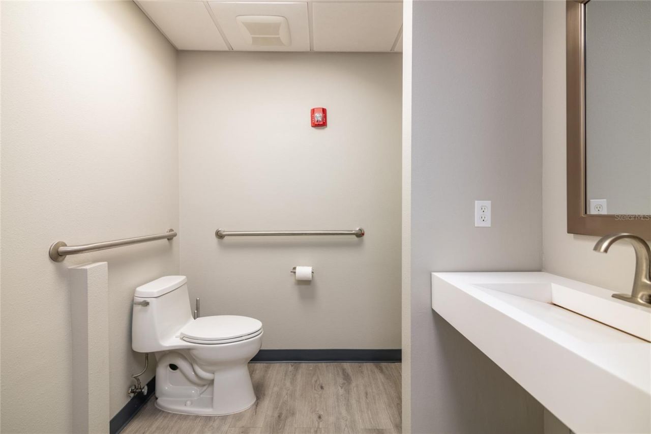 2650 Bahia Vista Street, Unit 302, Sarasota, FL 34239 Photo