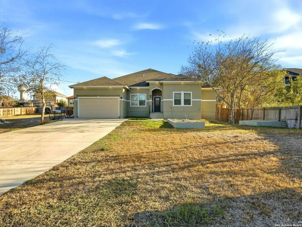 7802 Clearwater Blvd, Selma, TX 78154