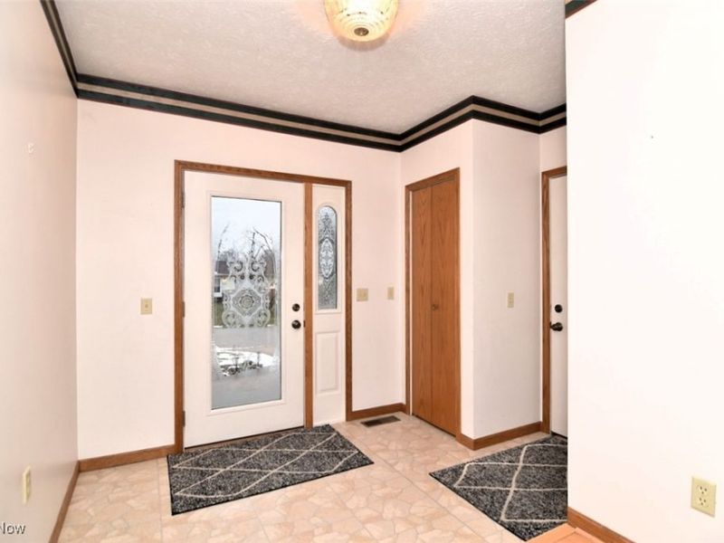 8010 Zupancic Drive, Garrettsville, OH 44231 Photo 2