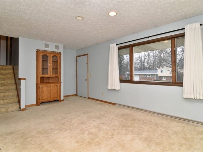 8010 Zupancic Drive, Garrettsville, OH 44231 Photo 8