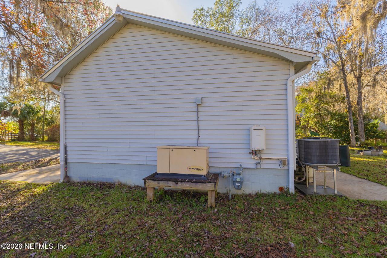 321 Paradise Circle, Satsuma, FL 32189 Photo