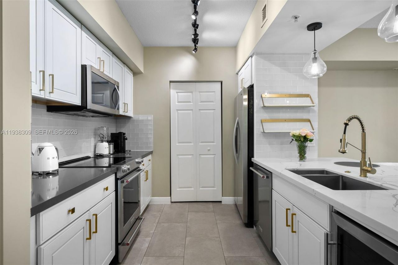 1755 E Hallandale Beach Blvd, Unit 2105E, Hallandale Beach, FL 33009 Photo