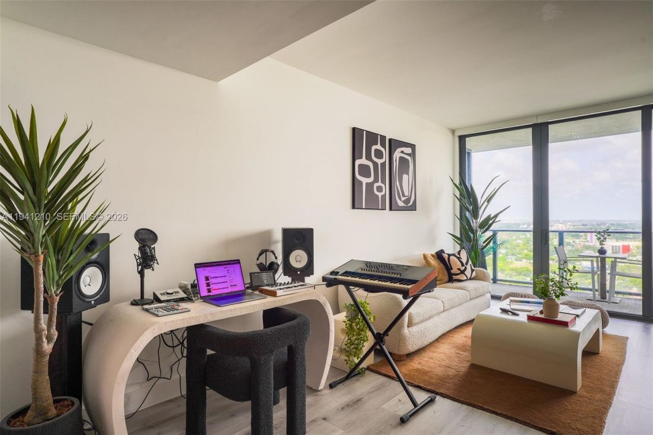 121 NE 34th St , Unit 2711, Miami, FL 33137 Photo