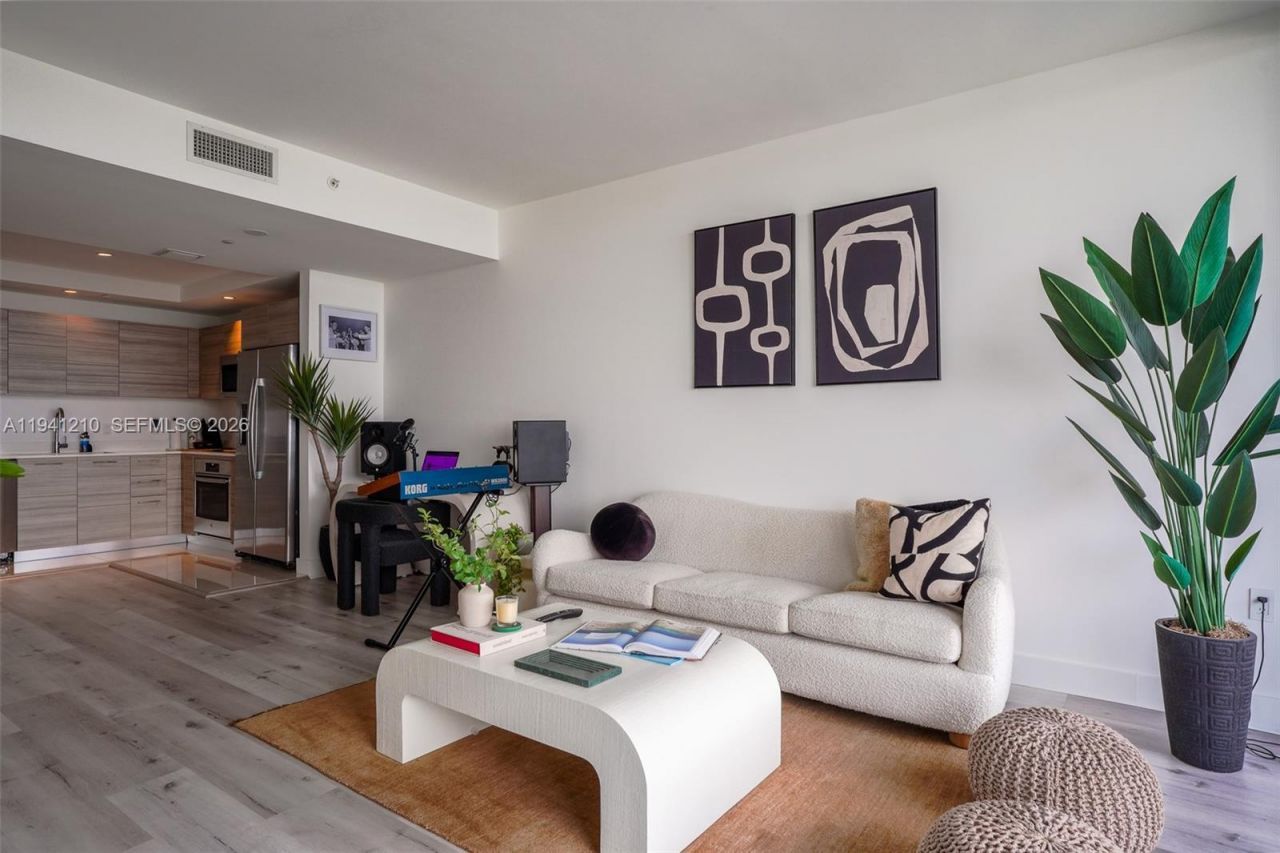 121 NE 34th St , Unit 2711, Miami, FL 33137 Photo