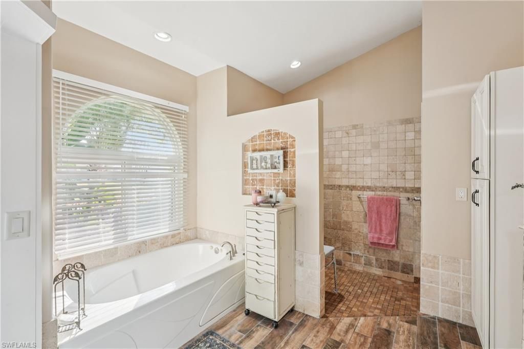 1422 NW 38th Pl, Cape Coral, FL 33993 Photo