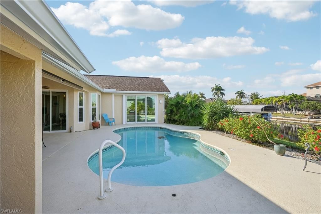 1422 NW 38th Pl, Cape Coral, FL 33993 Photo