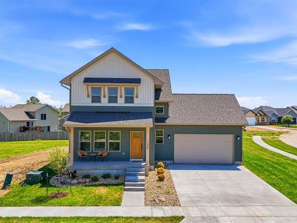 1305 Frontier Loop, Iowa City, IA 52240