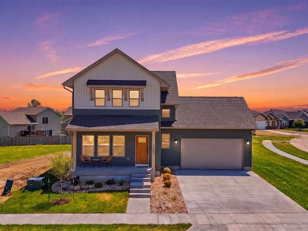 1305 Frontier Loop, Iowa City, IA 52240
