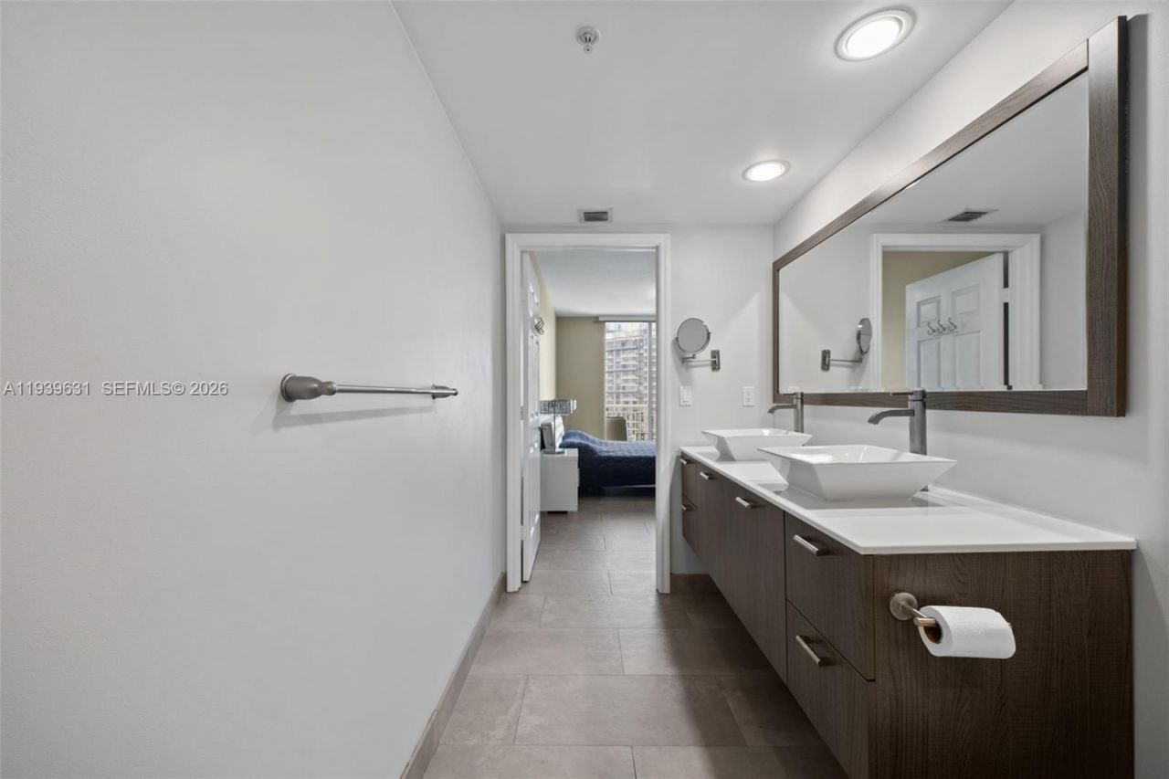 1755 E Hallandale Beach Blvd, Unit 2105E, Hallandale Beach, FL 33009 Photo