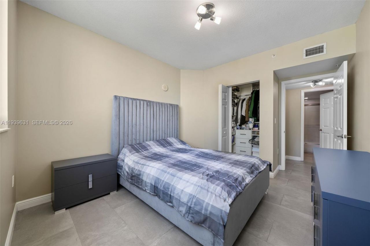 1755 E Hallandale Beach Blvd, Unit 2105E, Hallandale Beach, FL 33009 Photo