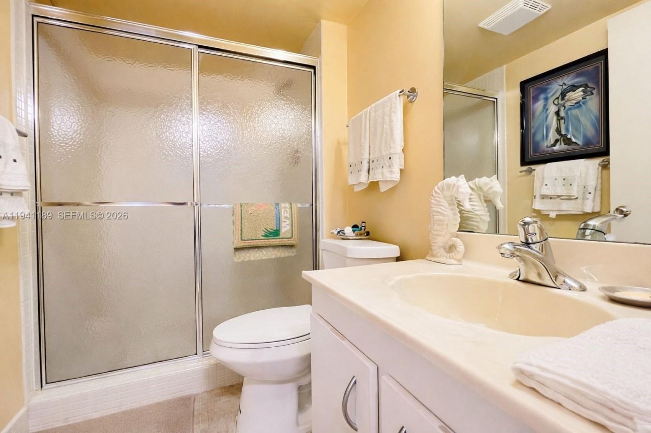 20505 E Country Club Dr , Unit 1033, Aventura, FL 33180 Photo