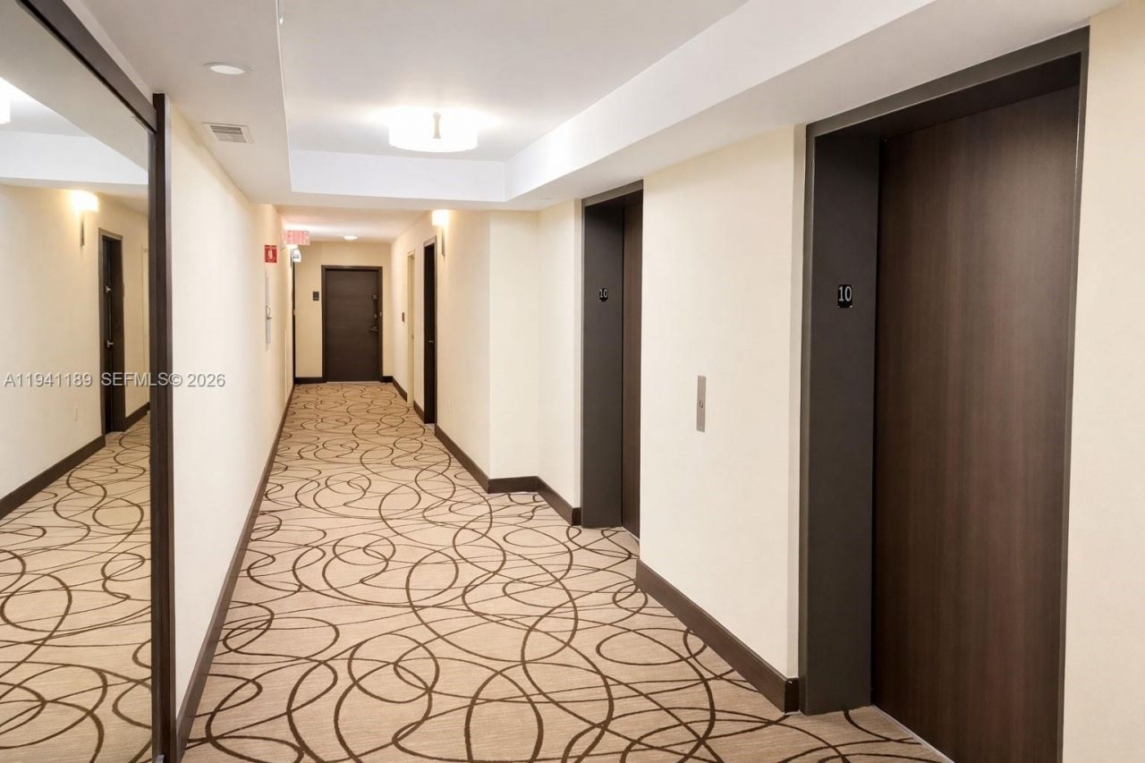 20505 E Country Club Dr , Unit 1033, Aventura, FL 33180 Photo