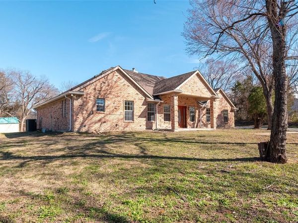 234 E Fork Road , Sunnyvale, TX 75182