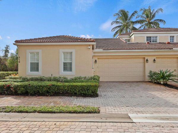 516 Commons Drive, Palm Beach Gardens, FL 33418