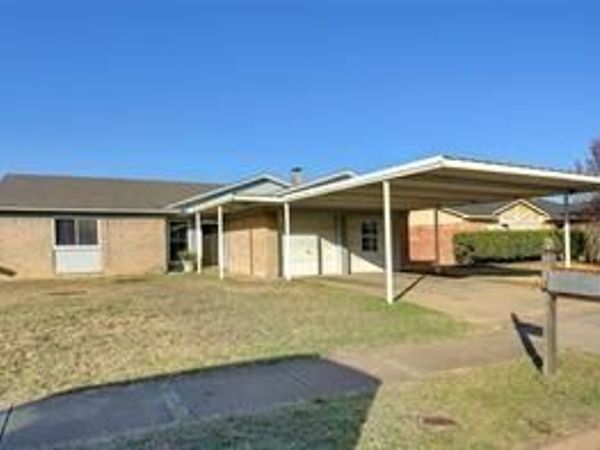 528 Park Center Boulevard, Saginaw, TX 76179