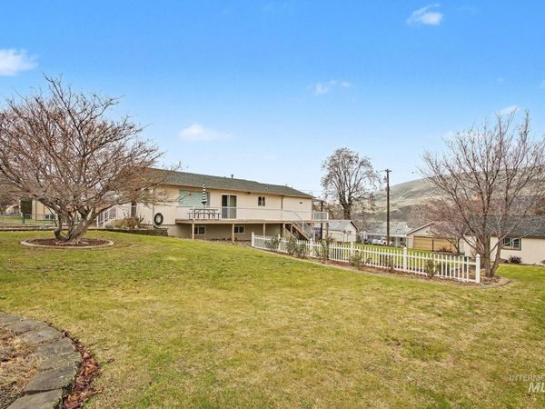 1103 3rd Street, Asotin, WA 99402