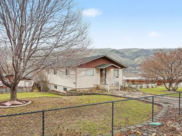 1103 3rd Street, Asotin, WA 99402