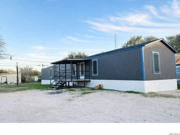 316 SIMMONS, Agua Dulce, TX 78330