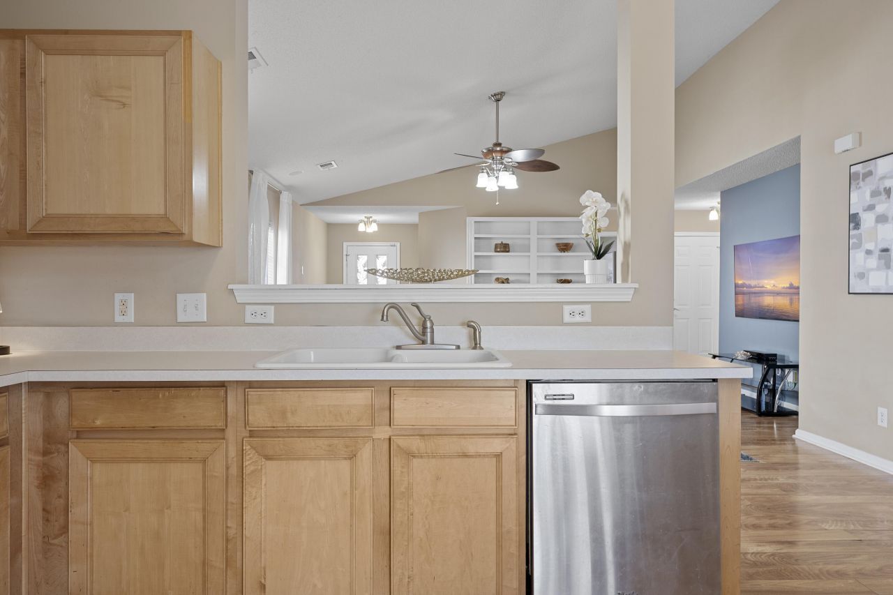 105 Ripley Court Photo 10