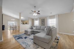 105 Ripley Court photo 4