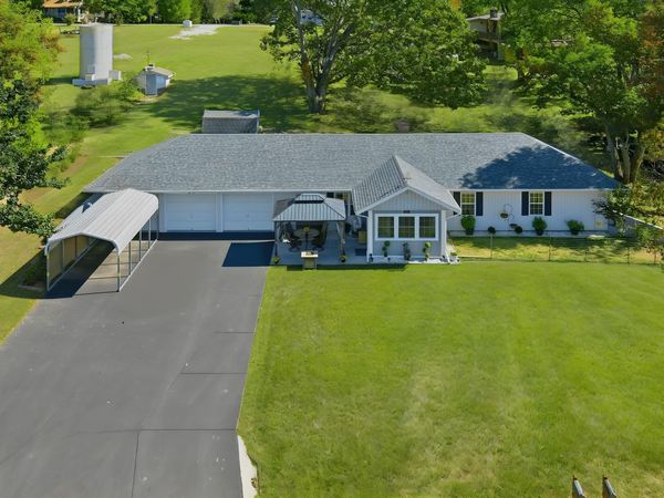 226 Hunt Club Circle, Galena, MO 65656