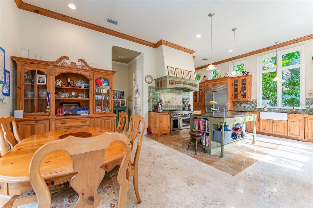2152 Coffee Pot Boulevard Ne, Saint Petersburg, FL 33704 Photo