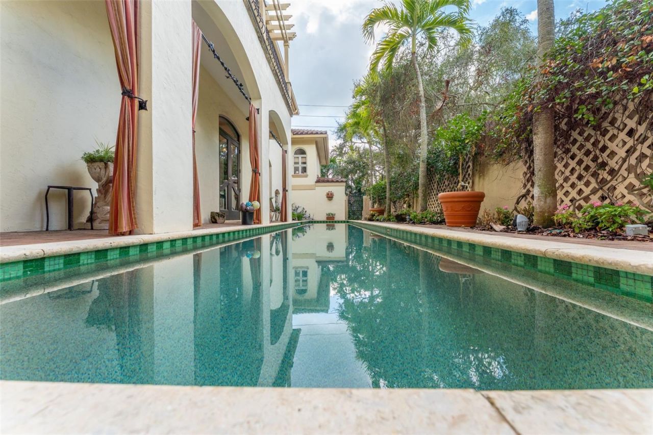 2152 Coffee Pot Boulevard Ne, Saint Petersburg, FL 33704 Photo