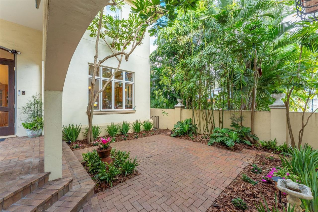 2152 Coffee Pot Boulevard Ne, Saint Petersburg, FL 33704 Photo