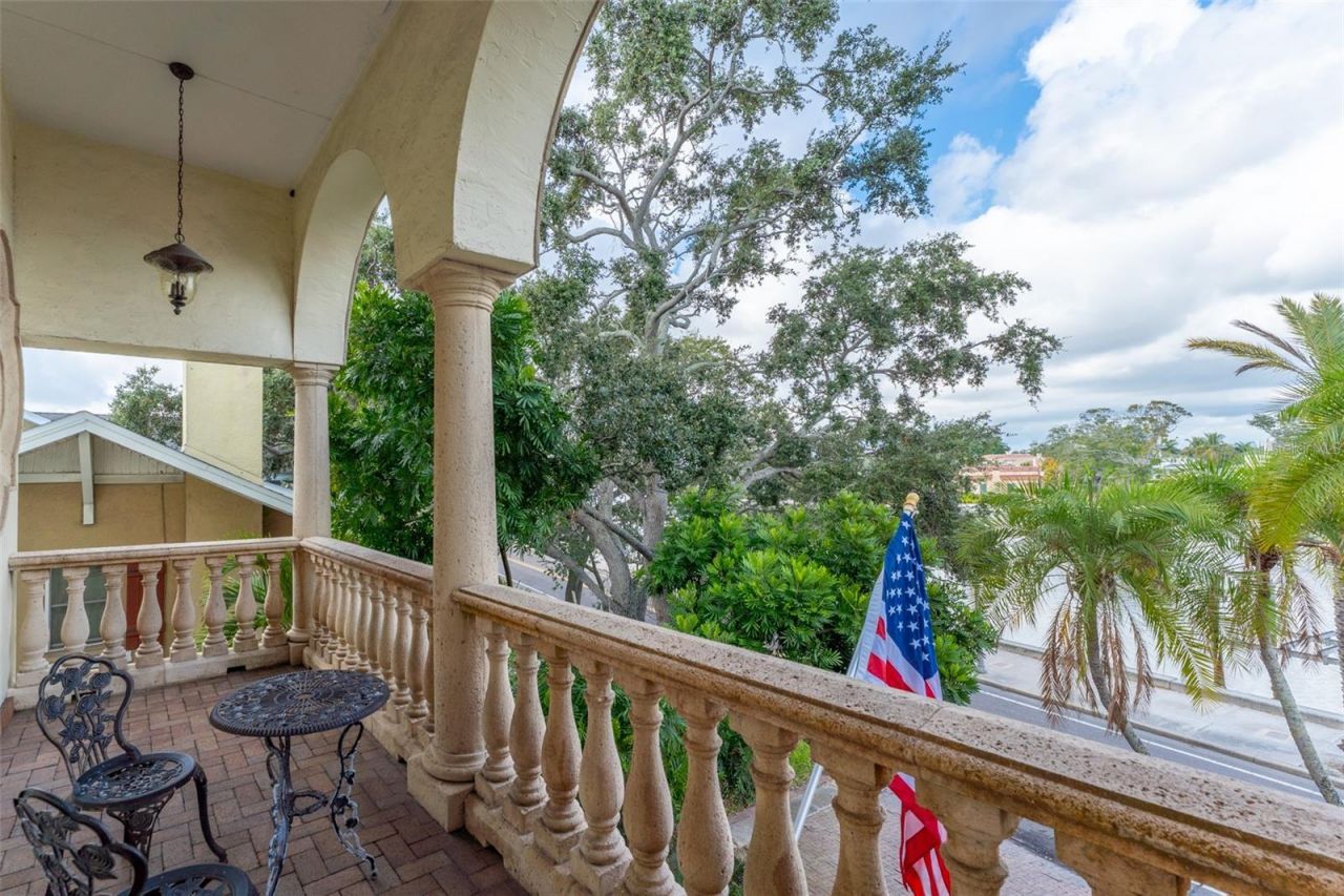 2152 Coffee Pot Boulevard Ne, Saint Petersburg, FL 33704 Photo