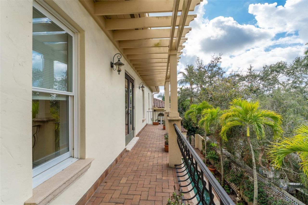 2152 Coffee Pot Boulevard Ne, Saint Petersburg, FL 33704 Photo