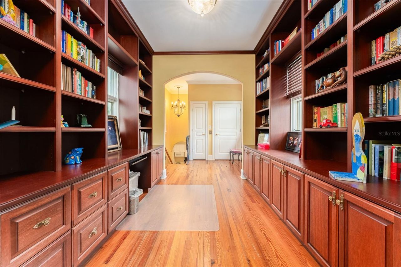 2152 Coffee Pot Boulevard Ne, Saint Petersburg, FL 33704 Photo